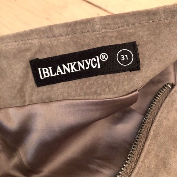 BLANK NYC Suede Miniskirt Size 26, 29 & 31 - Picture 9 of 14